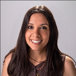 Cynthia Handal profile